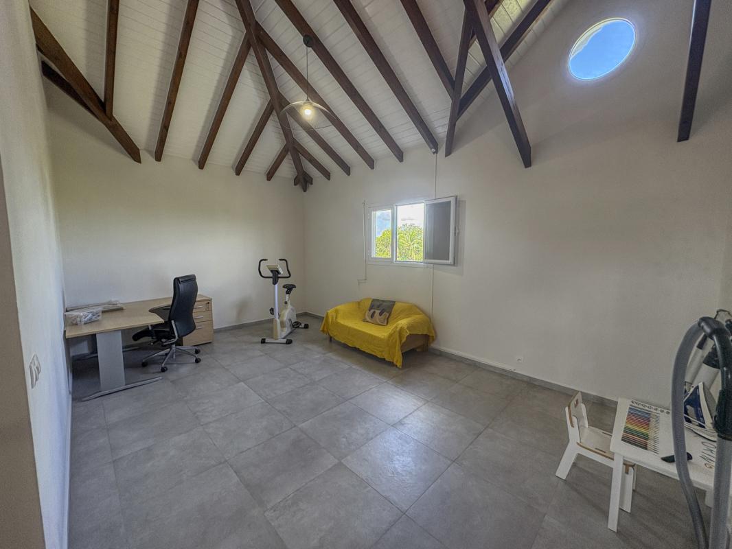 31.Location villa piscine le moule guadeloupe_Bureau
